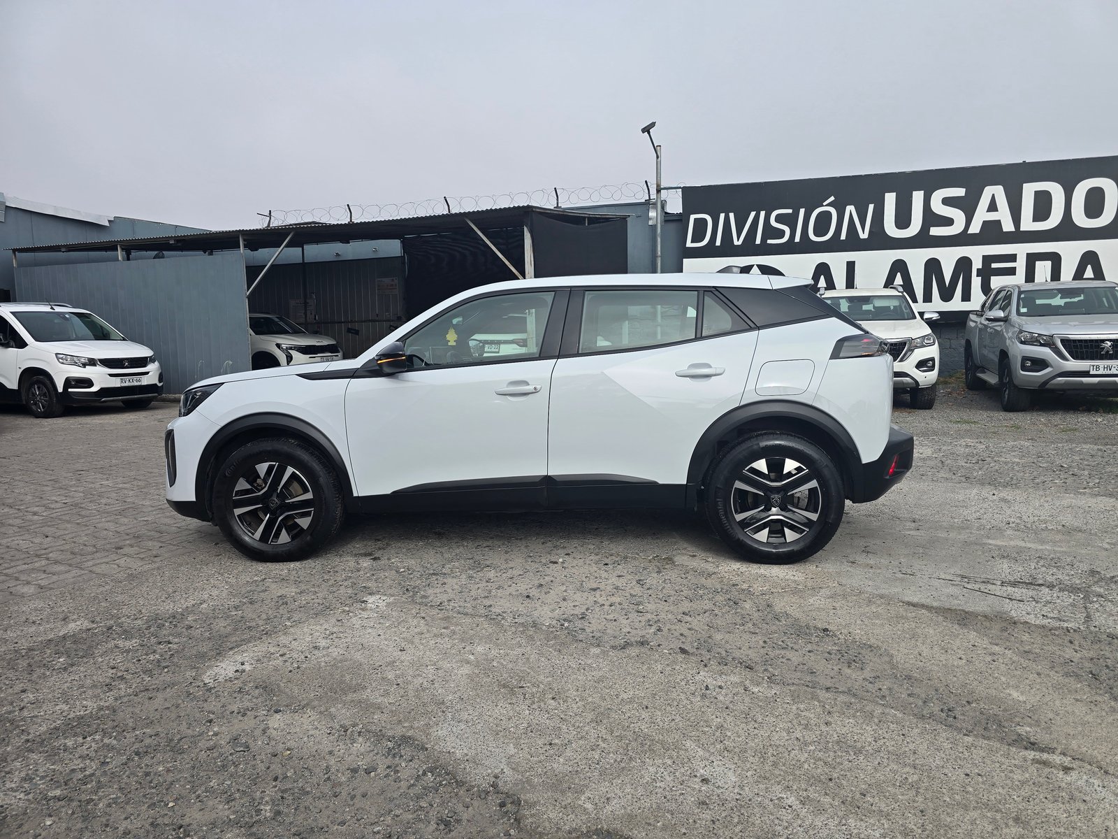 Peugeot 2008 ACTIVE 130 1.2 2024 - Imagen 12 de 18