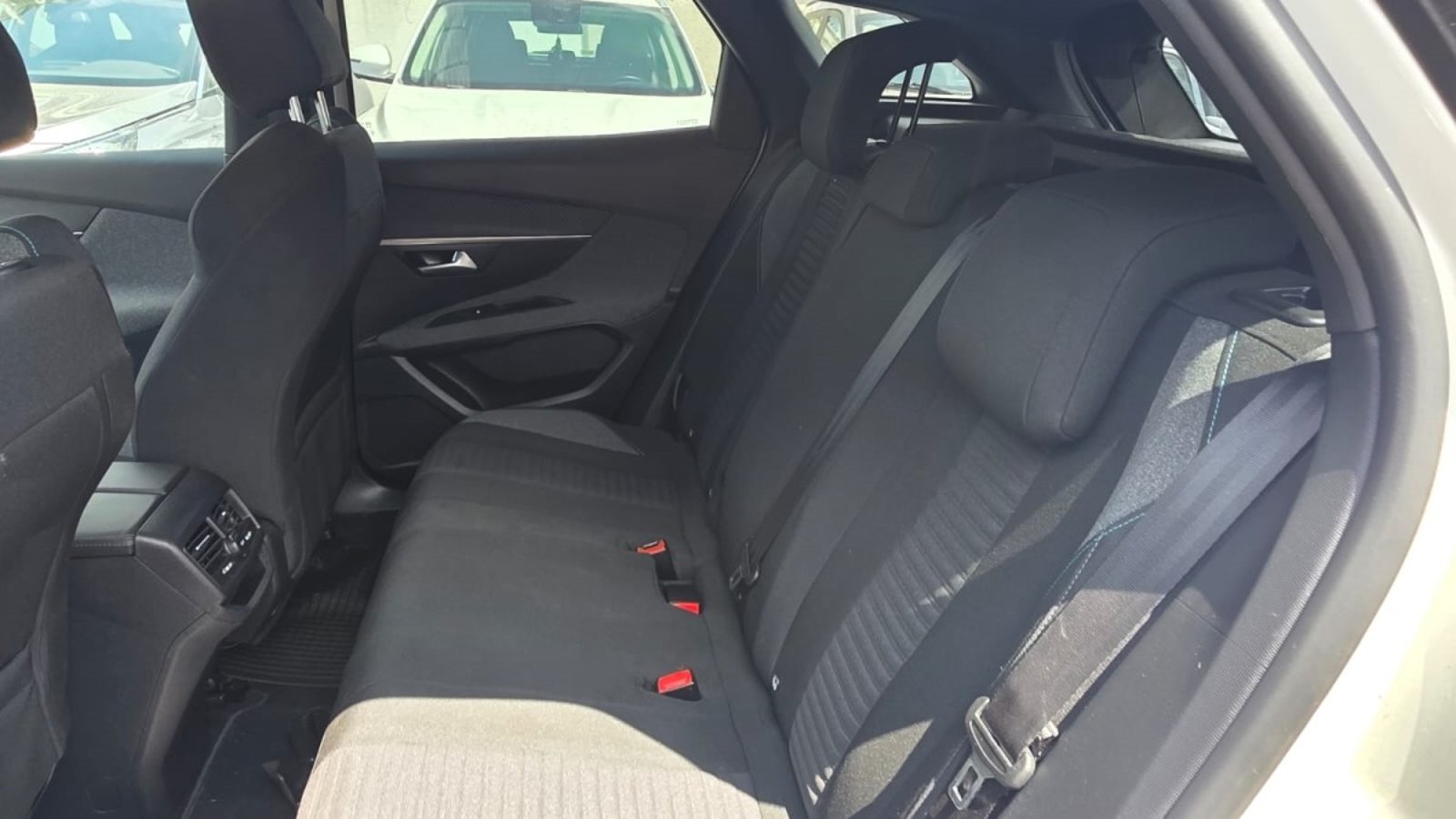 Peugeot 3008 PURETECH 1.2L 2023 - Imagen 5 de 8