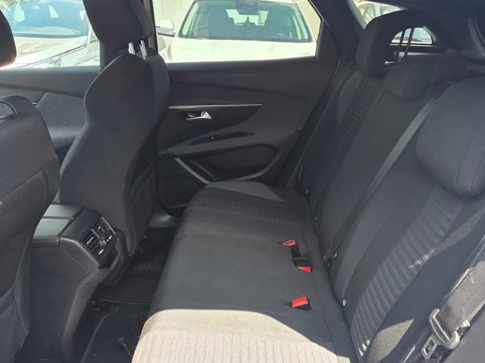 Peugeot 3008 PURETECH 1.2L 2023 - Foto 5 de 8