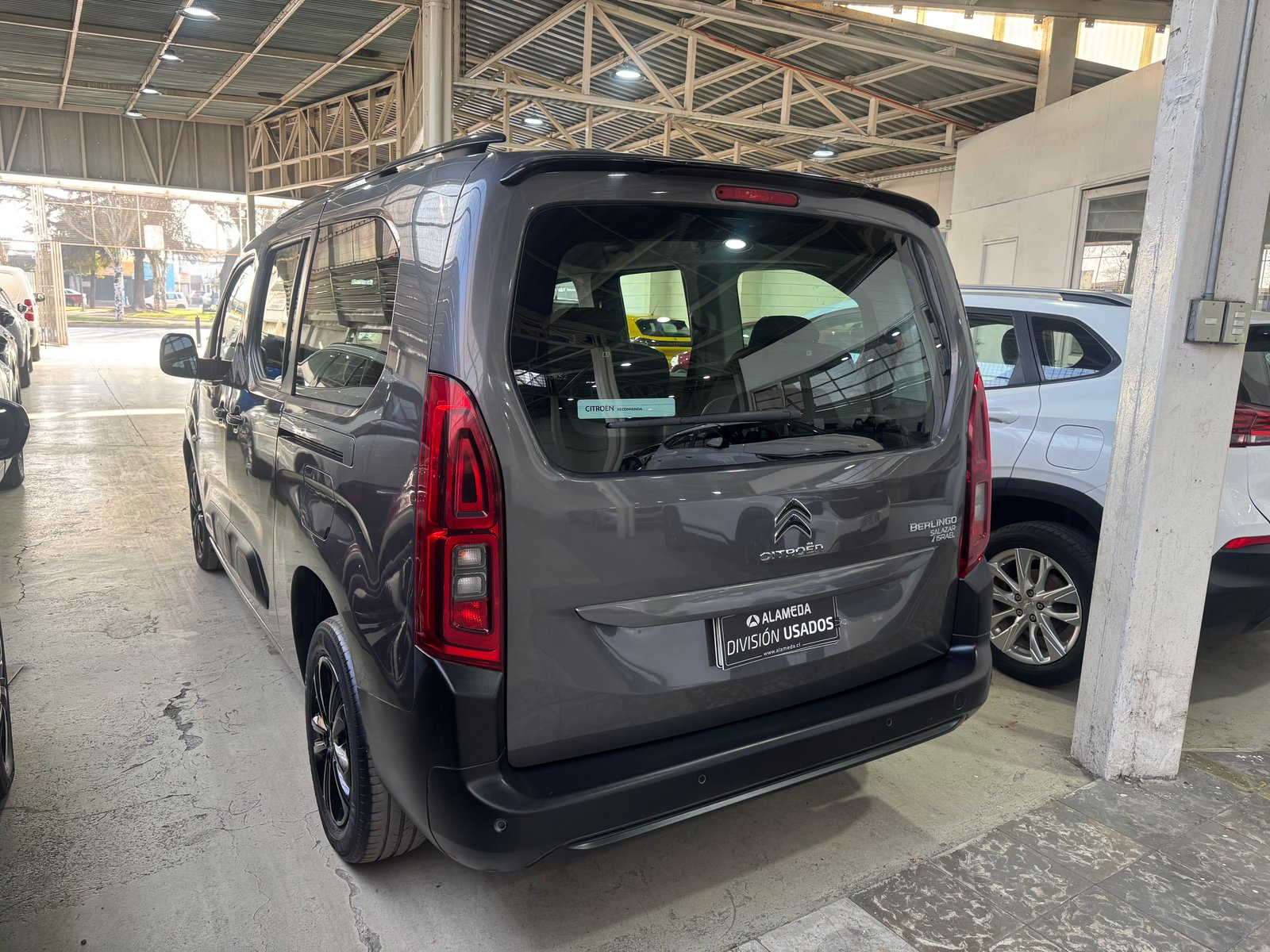 Citroën BERLINGO MULTISPACE BLUEHDI XL 1.5 2022 - Foto 4 de 9