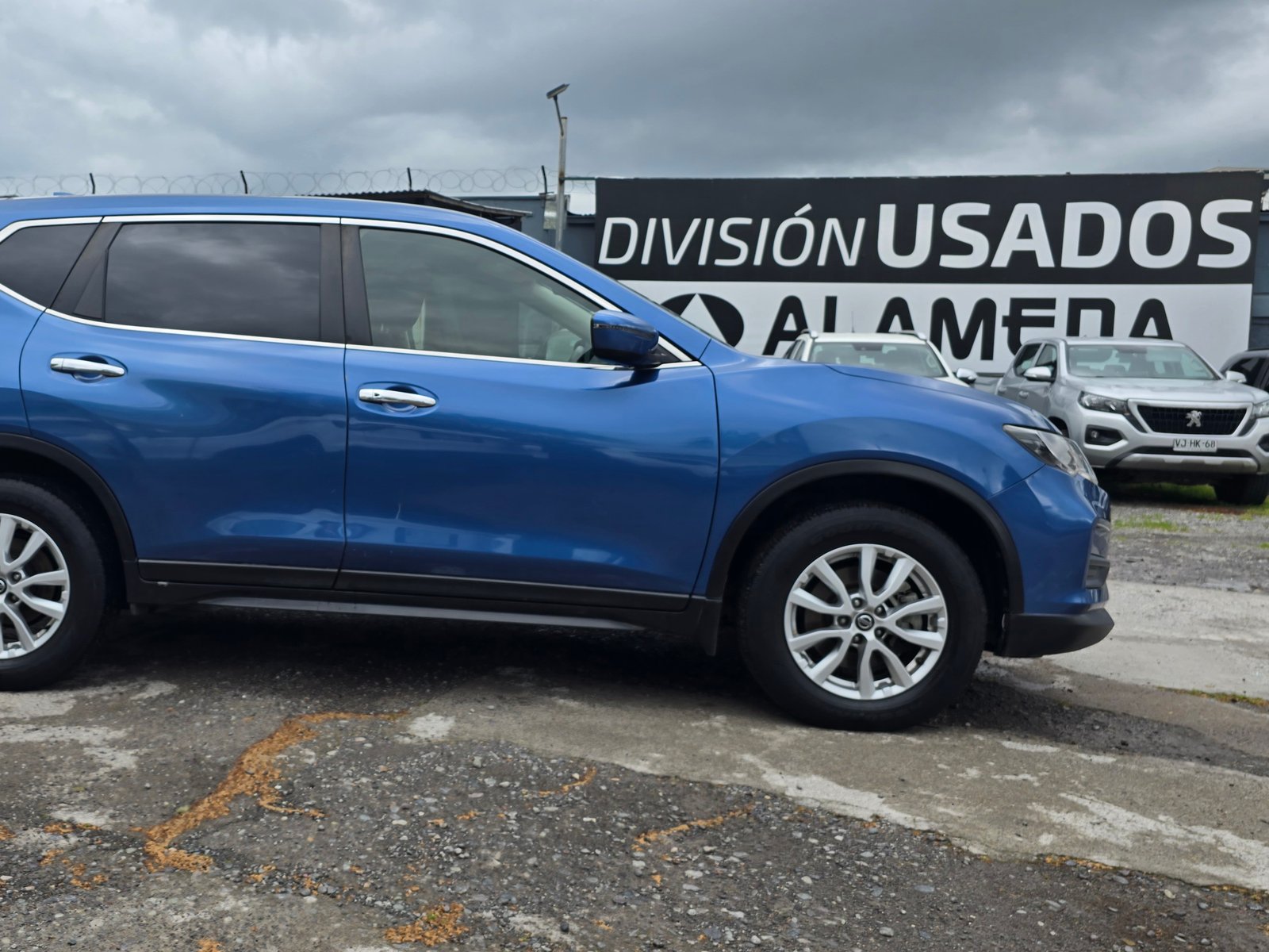 Nissan X TRAIL SENSE 2.5 AUT 2020 - Foto 4 de 9