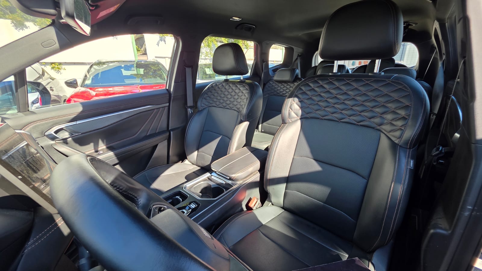 Geely OKAVANGO 2.0 AUT 2025 - Imagen 3 de 7