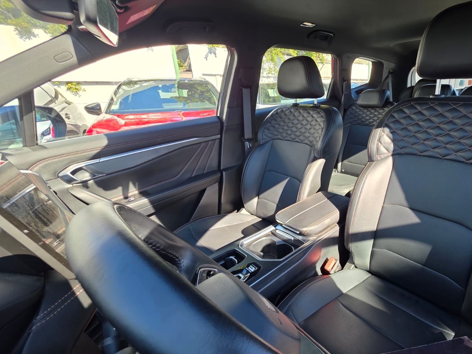Geely OKAVANGO 2.0 AUT 2025 - Foto 3 de 7