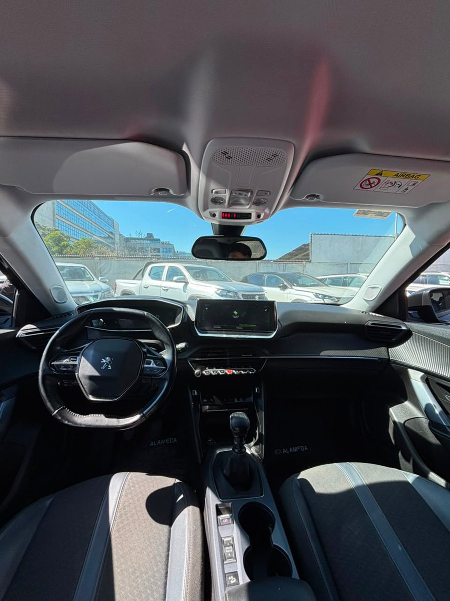 Peugeot 2008 ALLURE 1.2 2020 - Imagen 5 de 6