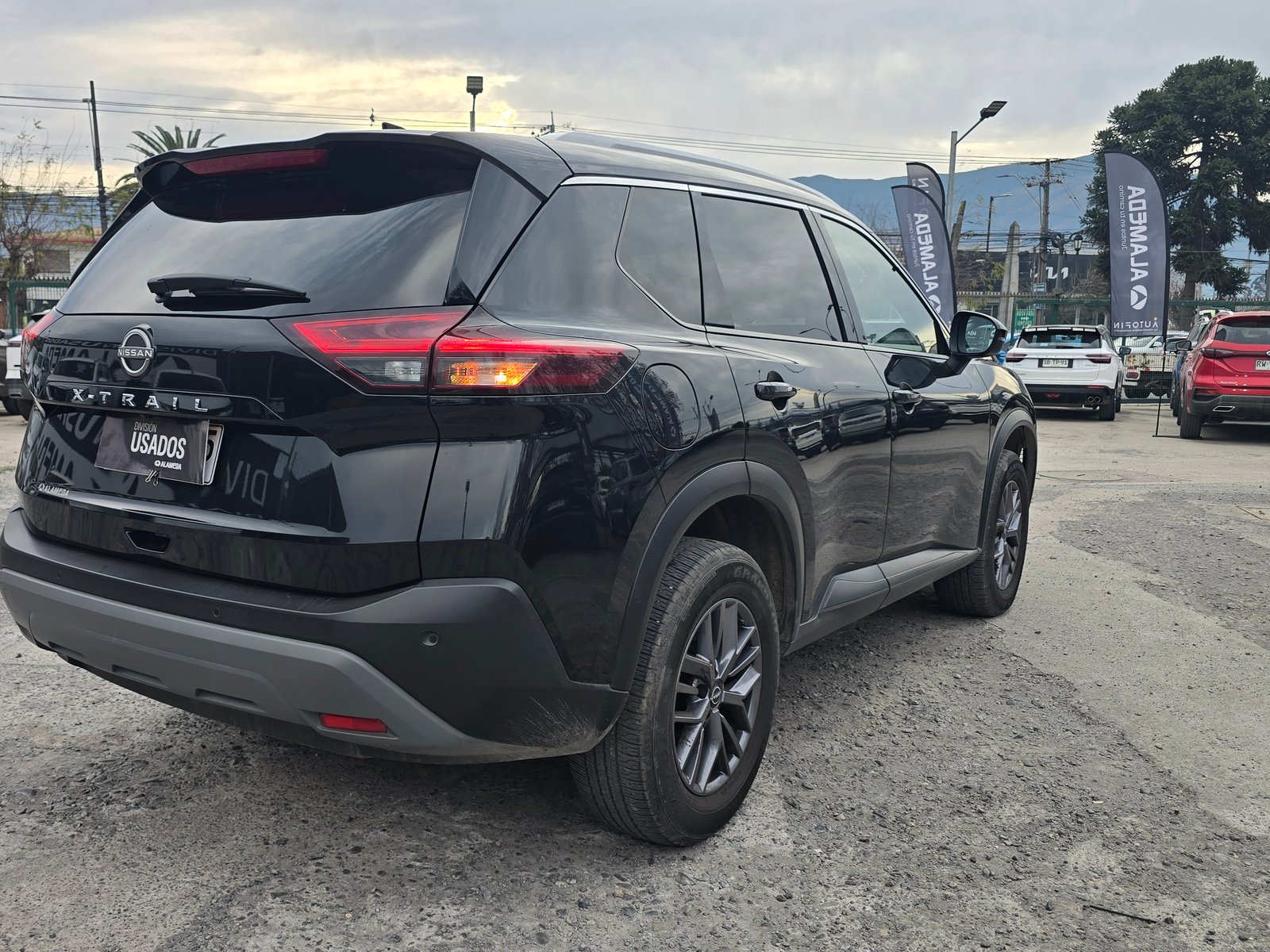 Nissan X TRAIL 4X2 2.5 AUT 2025 - Foto 3 de 18