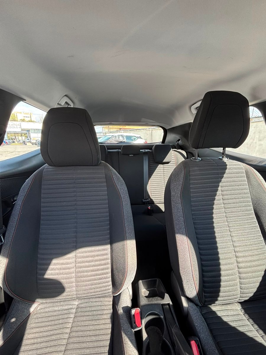 Peugeot 2008 PURETECH 130 1.2 2022 - Imagen 4 de 6