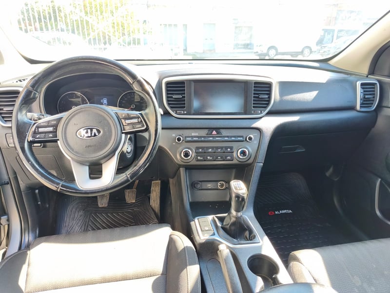Kia SPORTAGE LX 2.0 2019 - Imagen 6 de 7