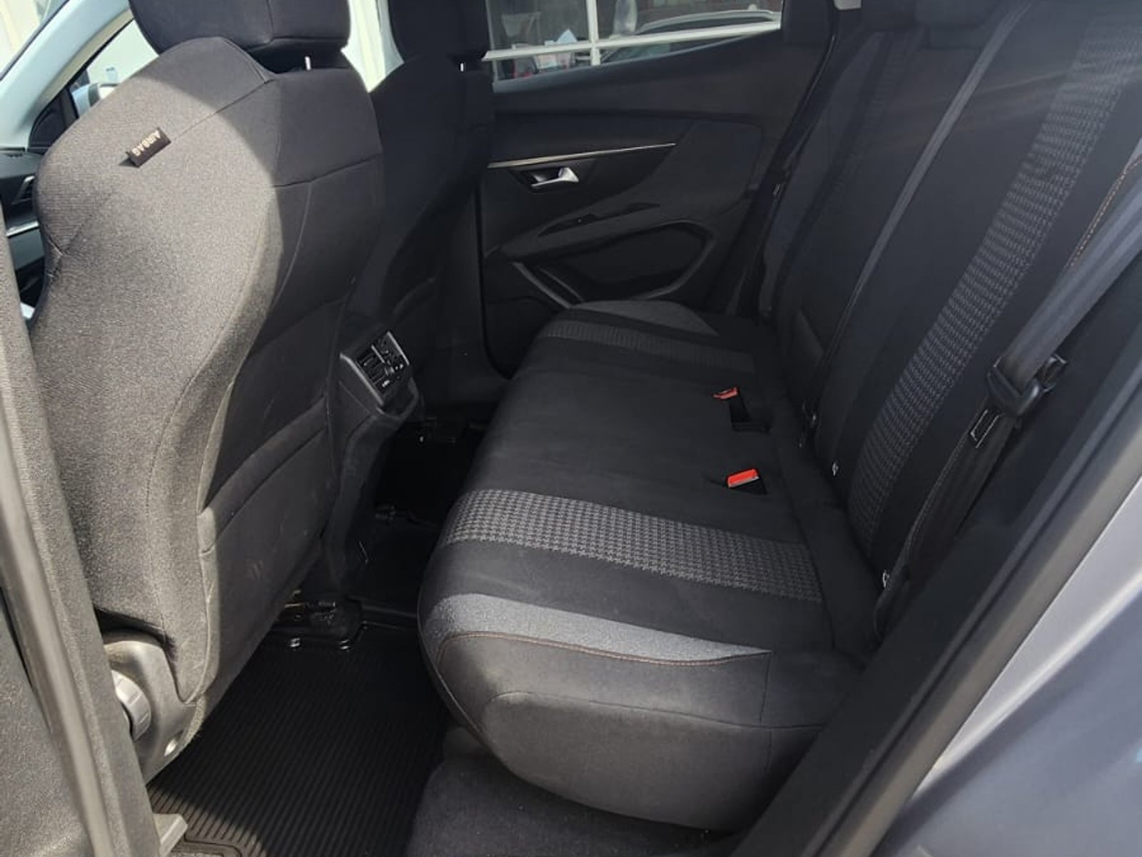 Peugeot 3008 ACTIVE AT 2021 - Foto 4 de 8