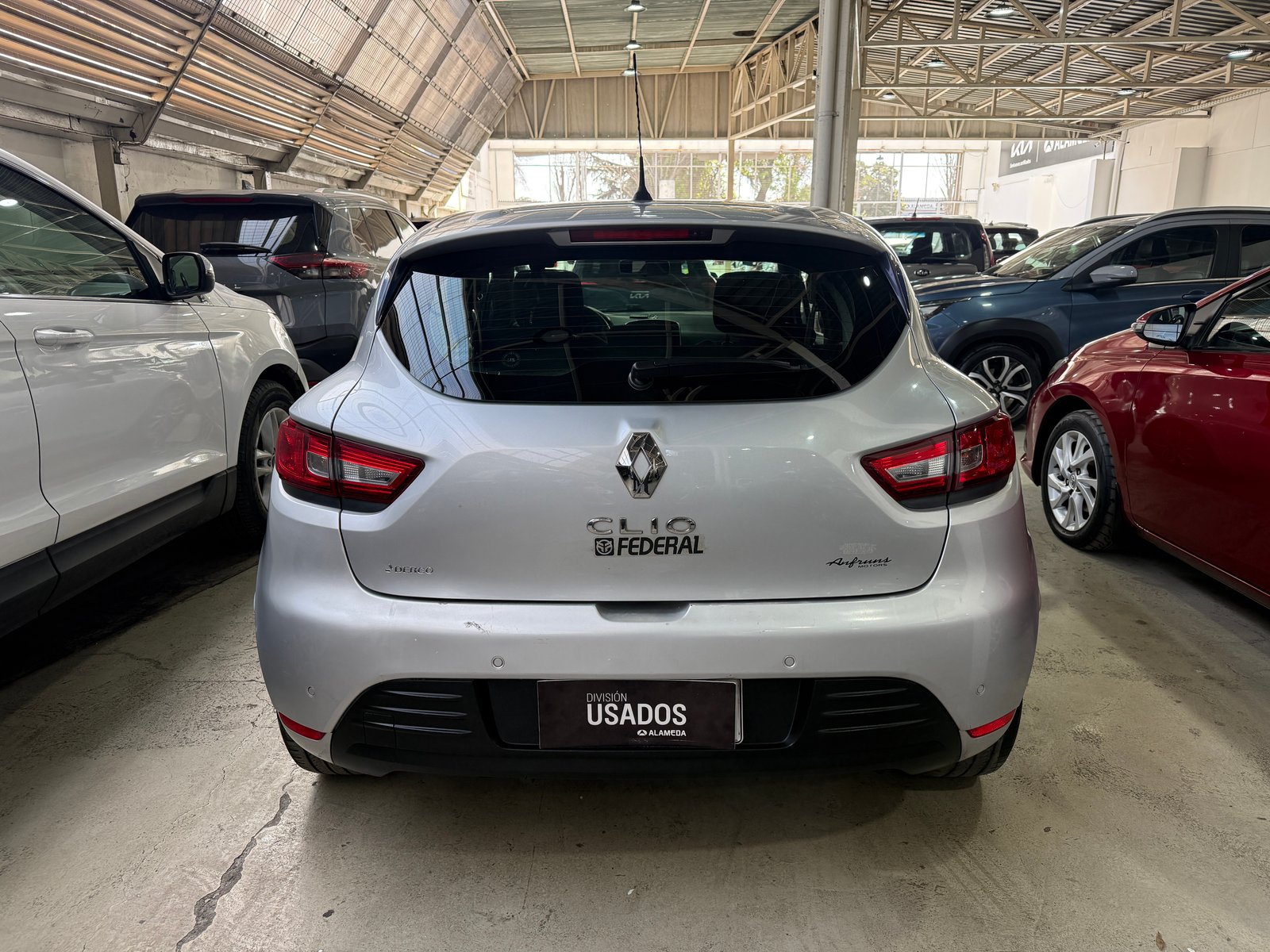 Renault CLIO IV HB 1.2 2019 - Foto 4 de 8