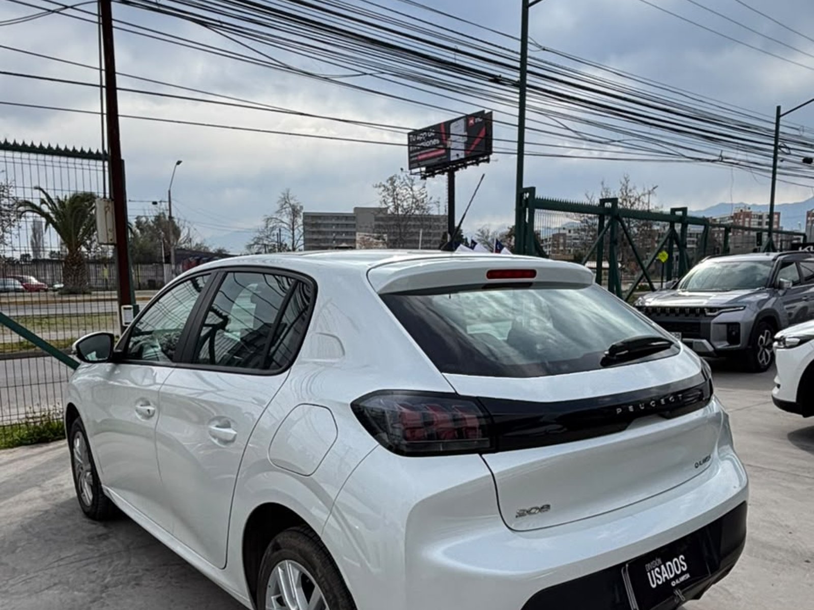 Peugeot 208 PURETECH 75 MT 1.2 2023 - Foto 4 de 6