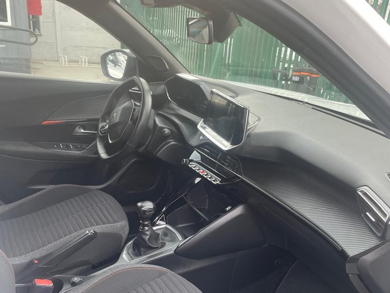 Peugeot 2008 PURETECH 130 4X2 1.2 2023 - Imagen 8 de 9