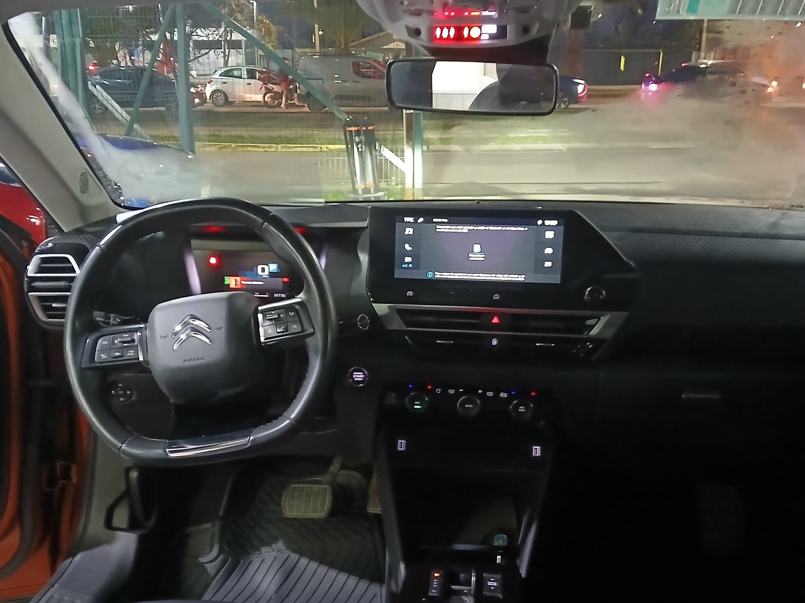 Citroën C4 1.2 AUT 2022 - Foto 2 de 7