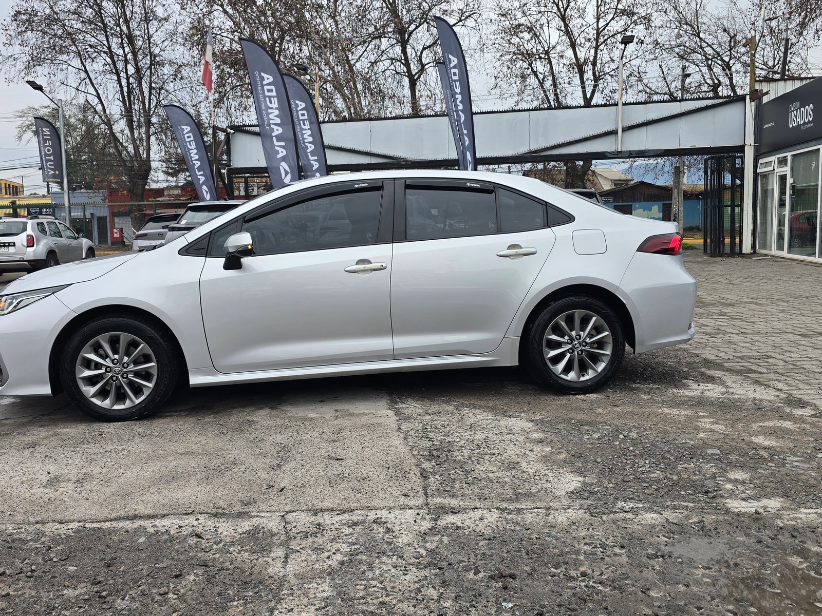 Toyota COROLLA XEI 2.0 2023 - Foto 2 de 10
