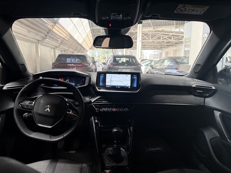 Peugeot 2008 PURETECH 130 4X2 1.2 2023 - Imagen 7 de 9