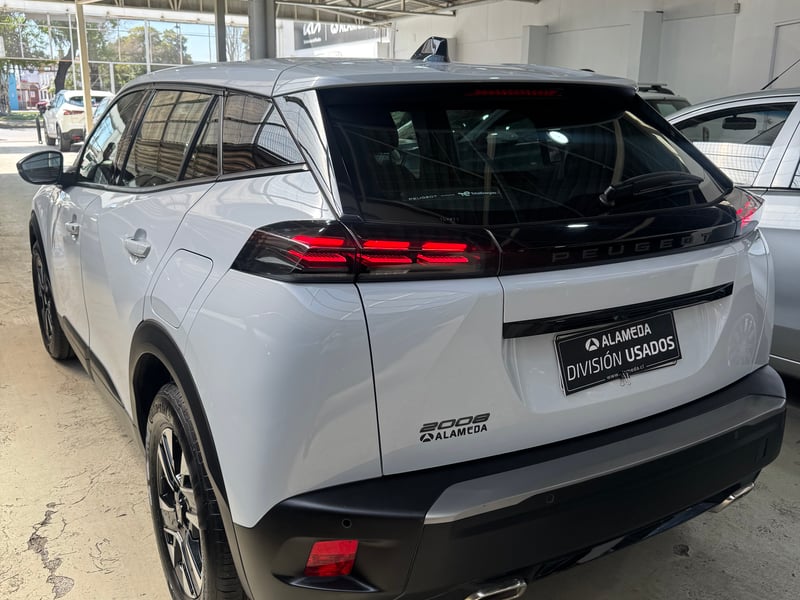 Peugeot 2008 ACTIVE 130 1.2 2024 - Imagen 6 de 7