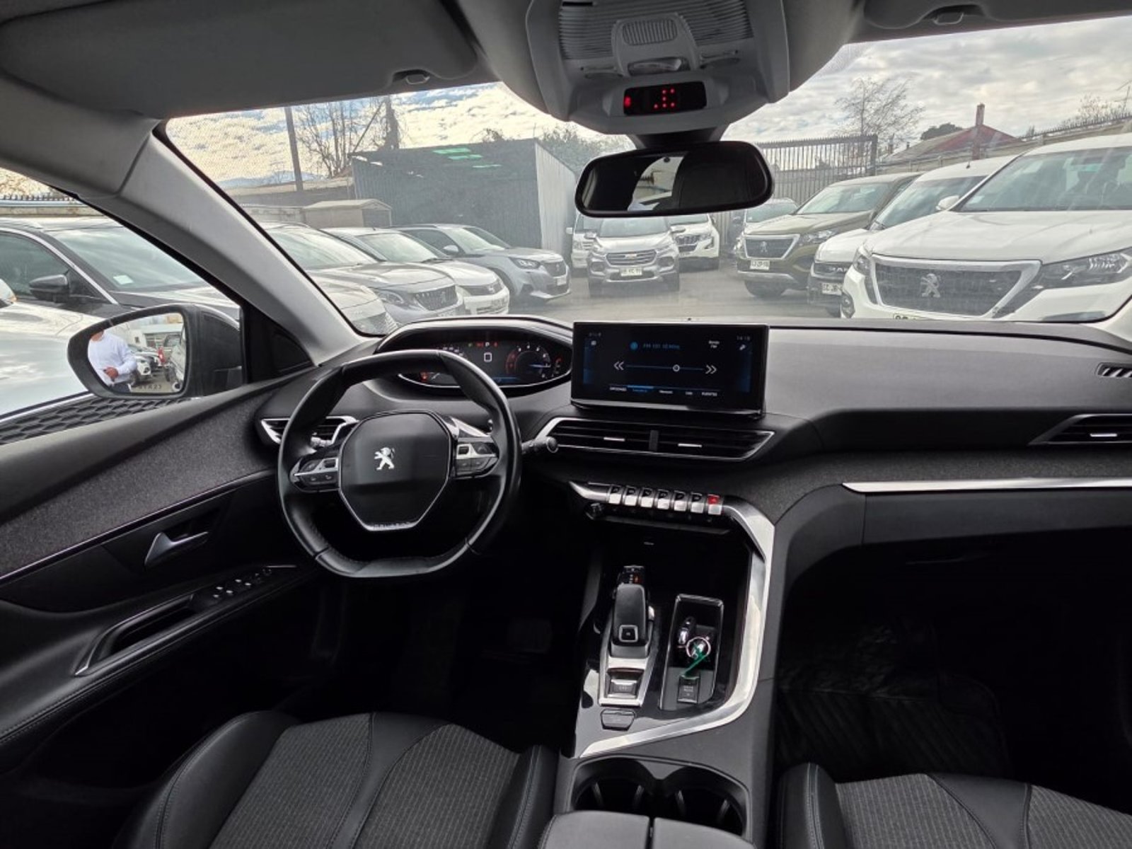 Peugeot 5008 BLUEHDI 130 1.5 AUT 2023 - Foto 3 de 7
