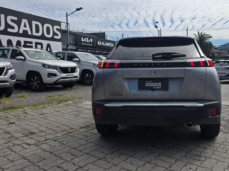 Peugeot 2008 BLUE HDI 130 EAT8 1.5 AUT 2023 - Imagen 5 de 9