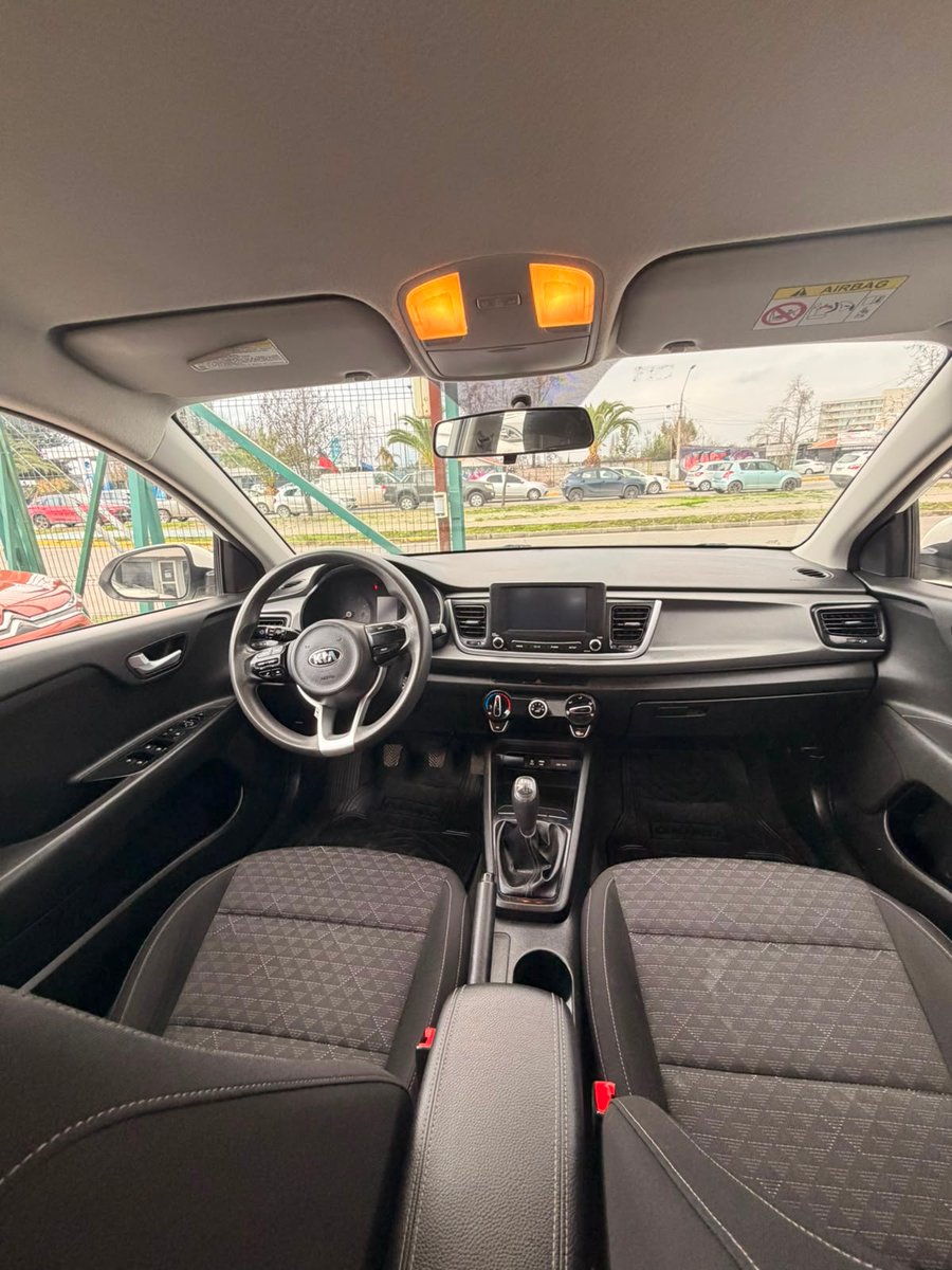 Kia RIO 4 LX 1.4 2019 - Imagen 3 de 4