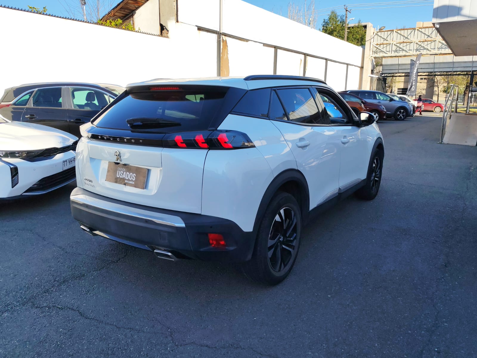 Peugeot 2008 ALLURE 1.2 2021 - Imagen 5 de 10