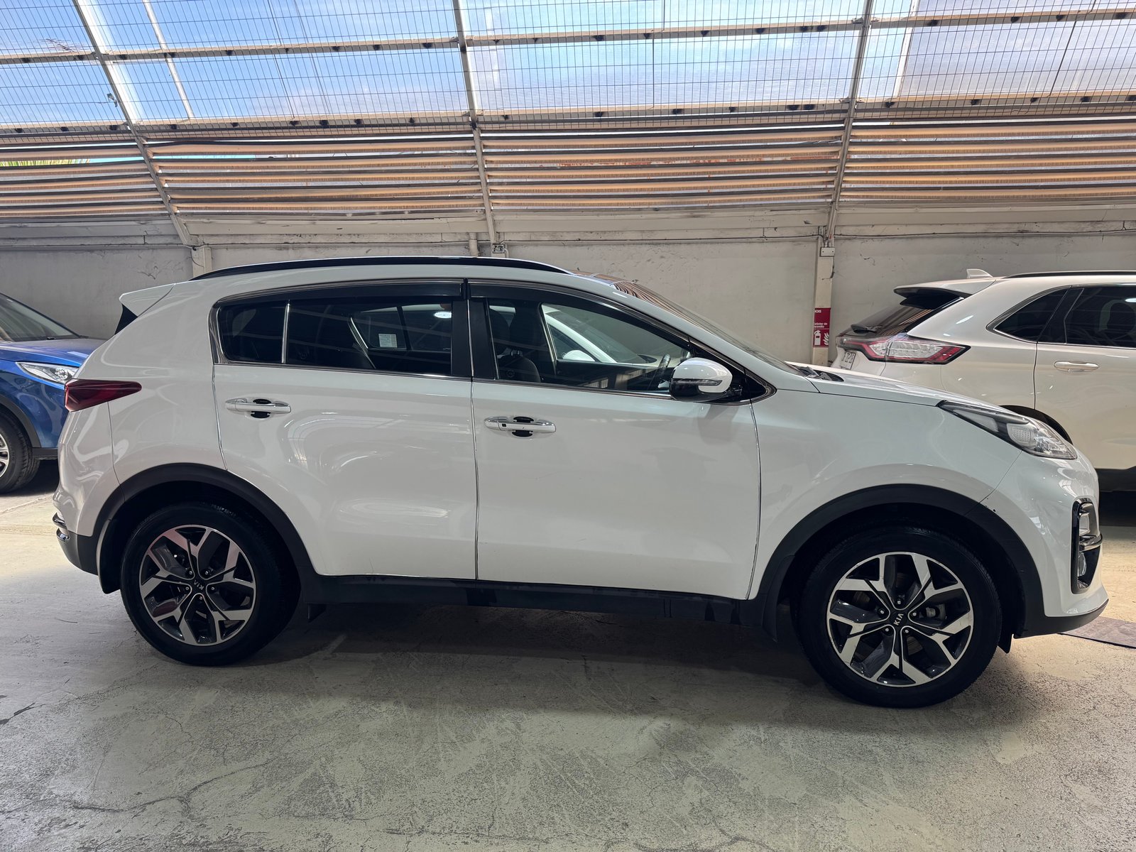 Kia SPORTAGE LX 2.0 2019 - Imagen 4 de 10