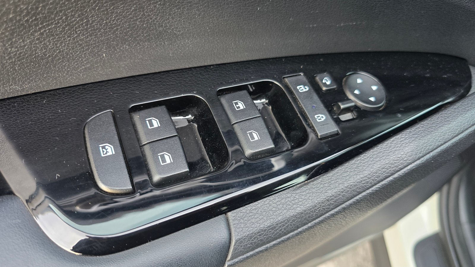 Kia SPORTAGE EX 2.0 AUT 2025 - Imagen 17 de 19