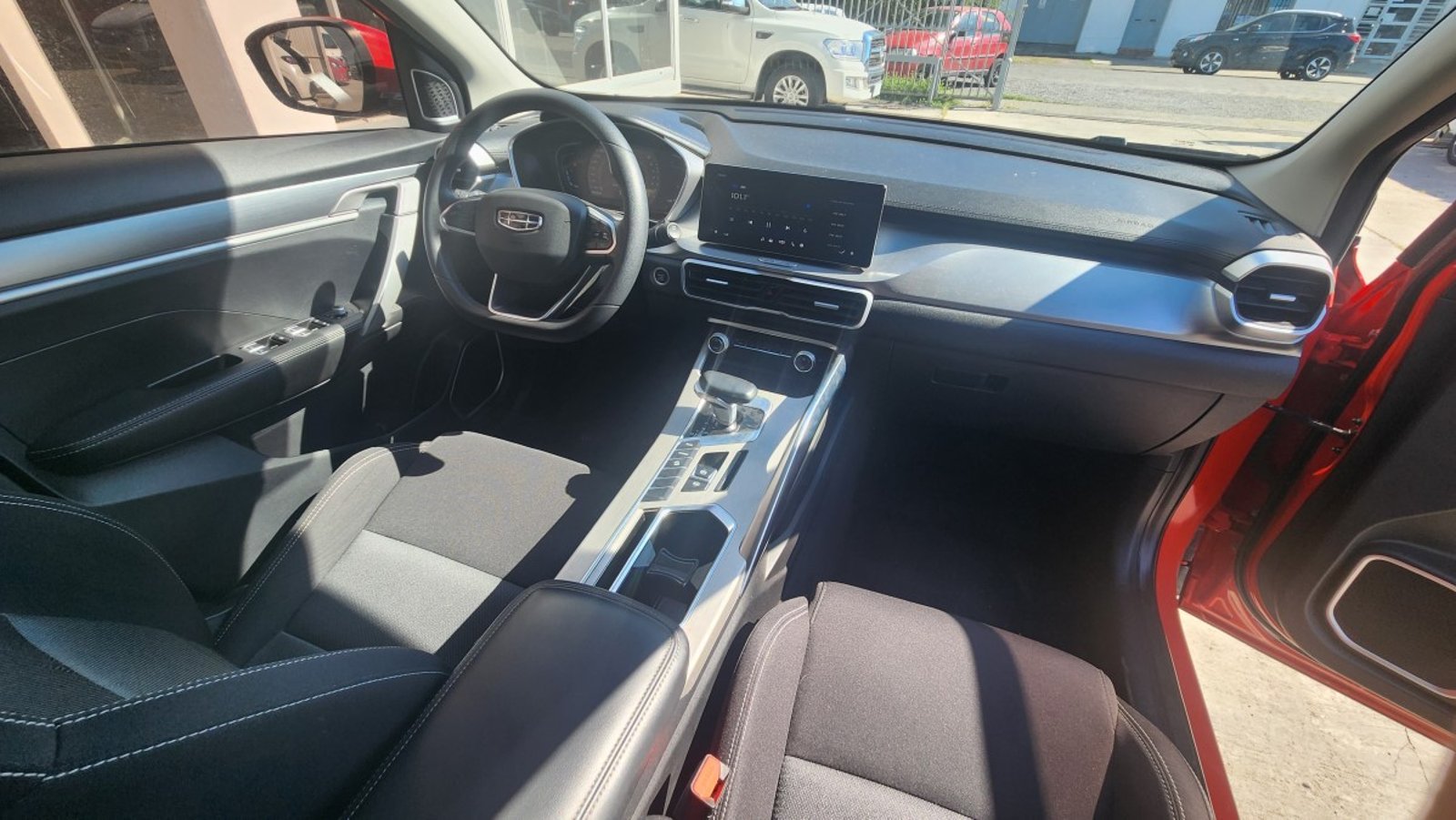 Geely COOLRAY 1.5 AUT 2023 - Imagen 3 de 8
