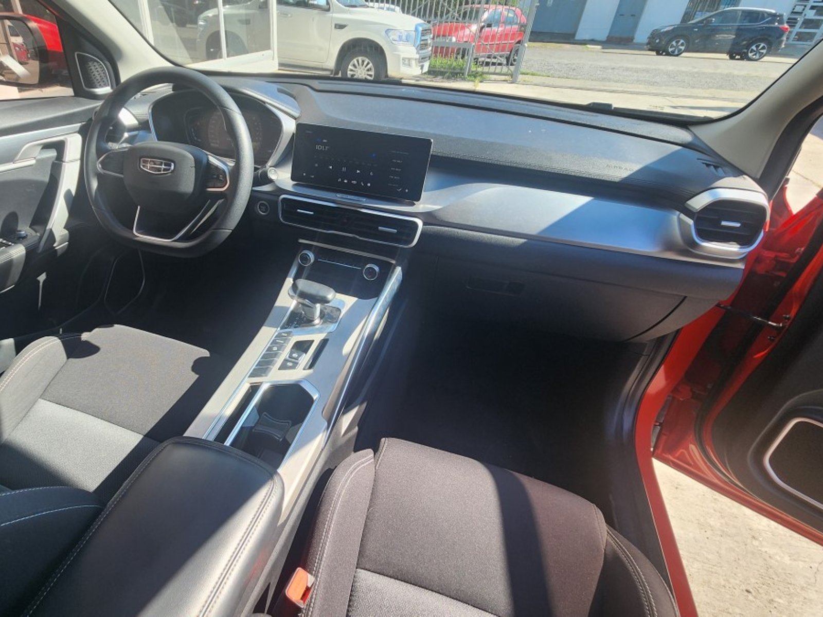 Geely COOLRAY 1.5 AUT 2023 - Foto 3 de 8