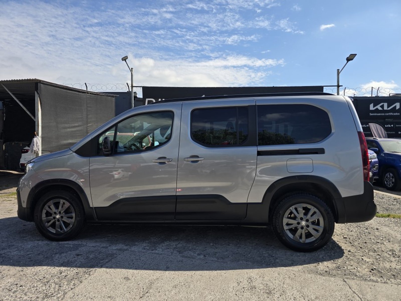 Peugeot RIFTER ALLURE BLUE HDI 4X2 1.5 2024 - Imagen 6 de 7