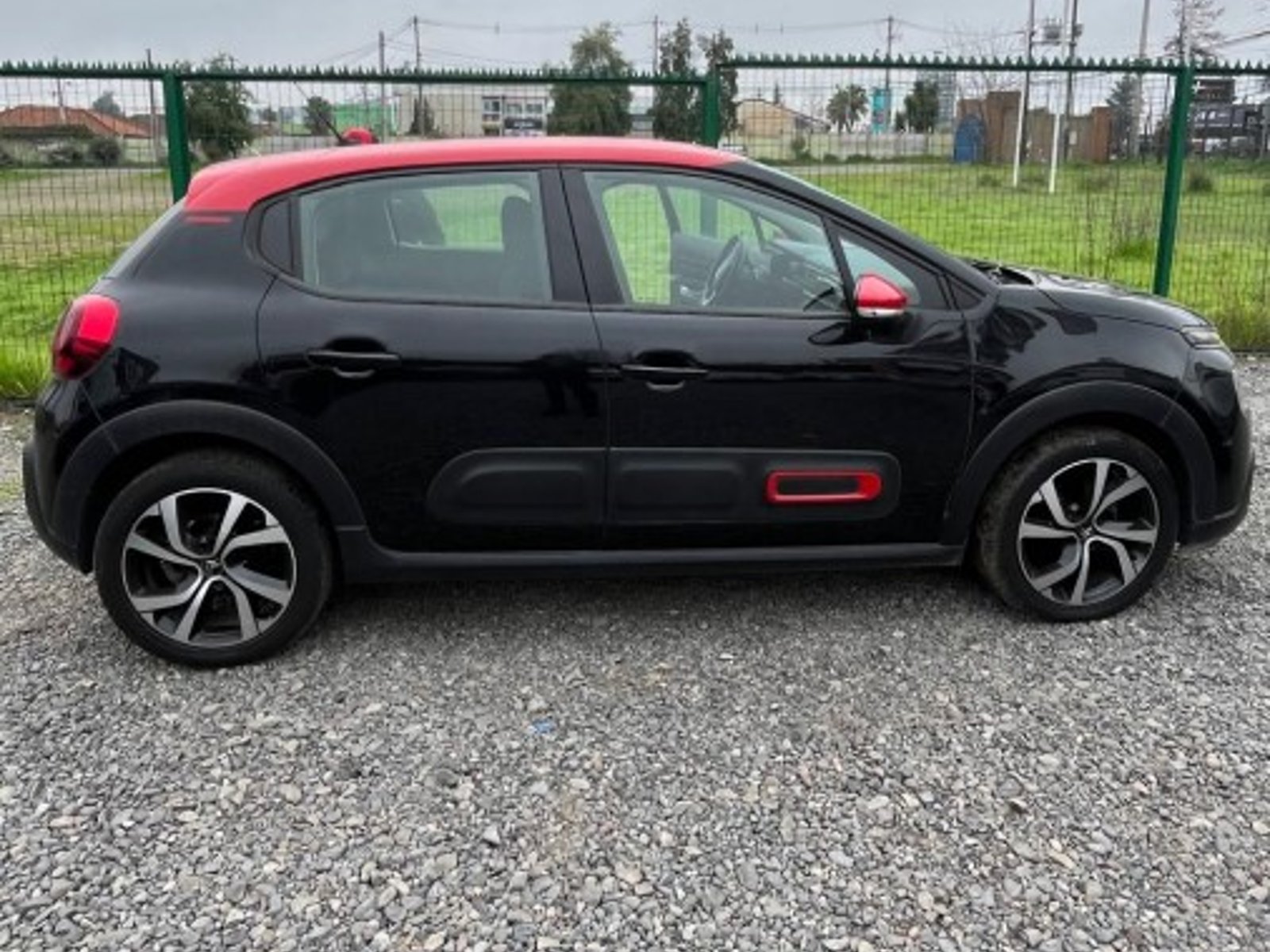 Citroën C3 PURETECH 1.2 2022 - Foto 2 de 5