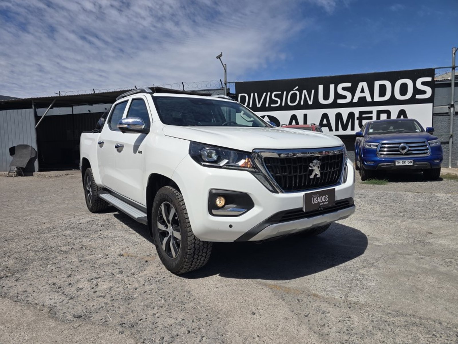 Peugeot LANDTREK BLUE HDI 180 4X4 2.2 2026 - Foto 2 de 10