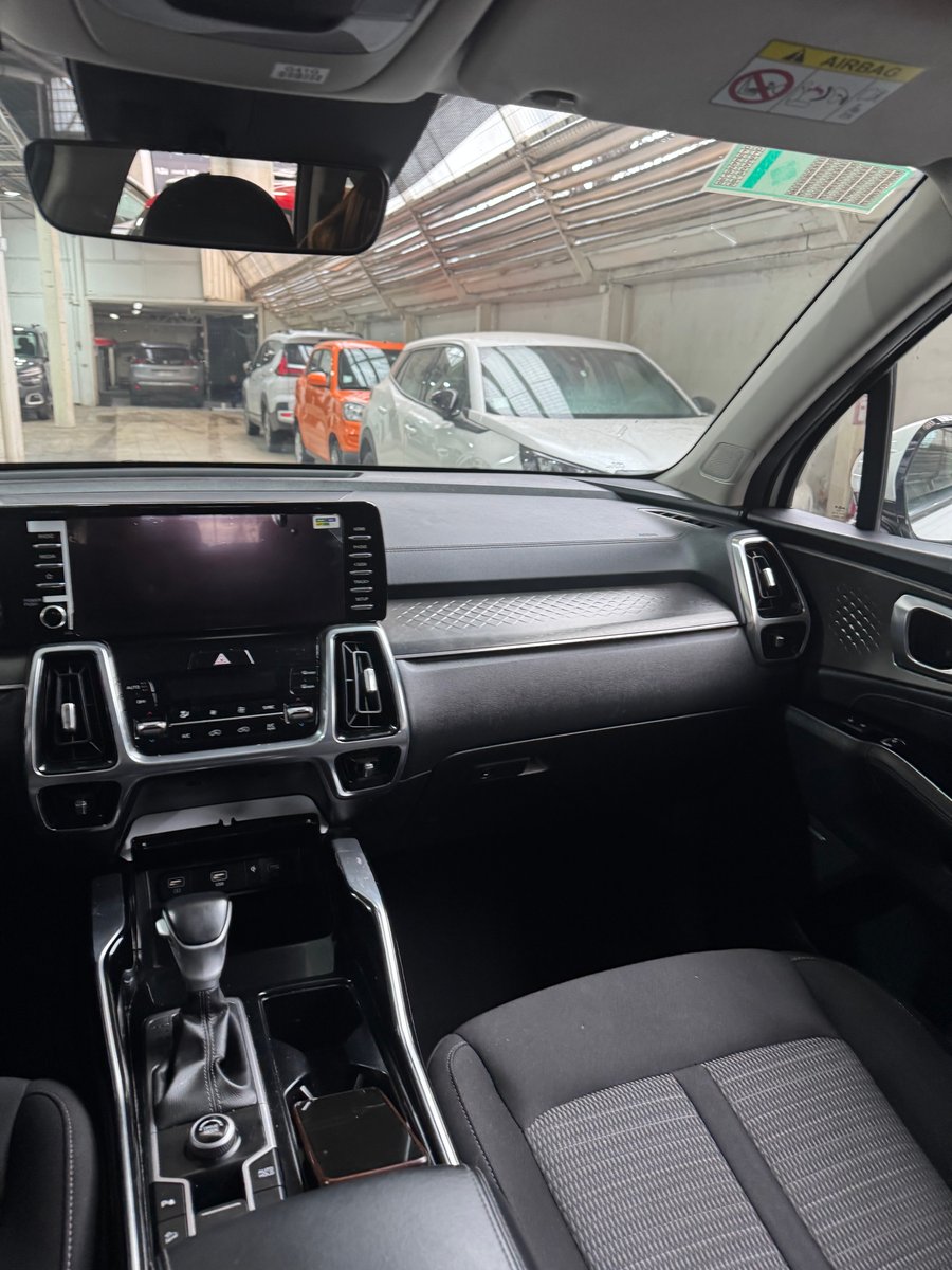 Kia SORENTO 2WD 2.5 AUT 2023 - Imagen 6 de 8