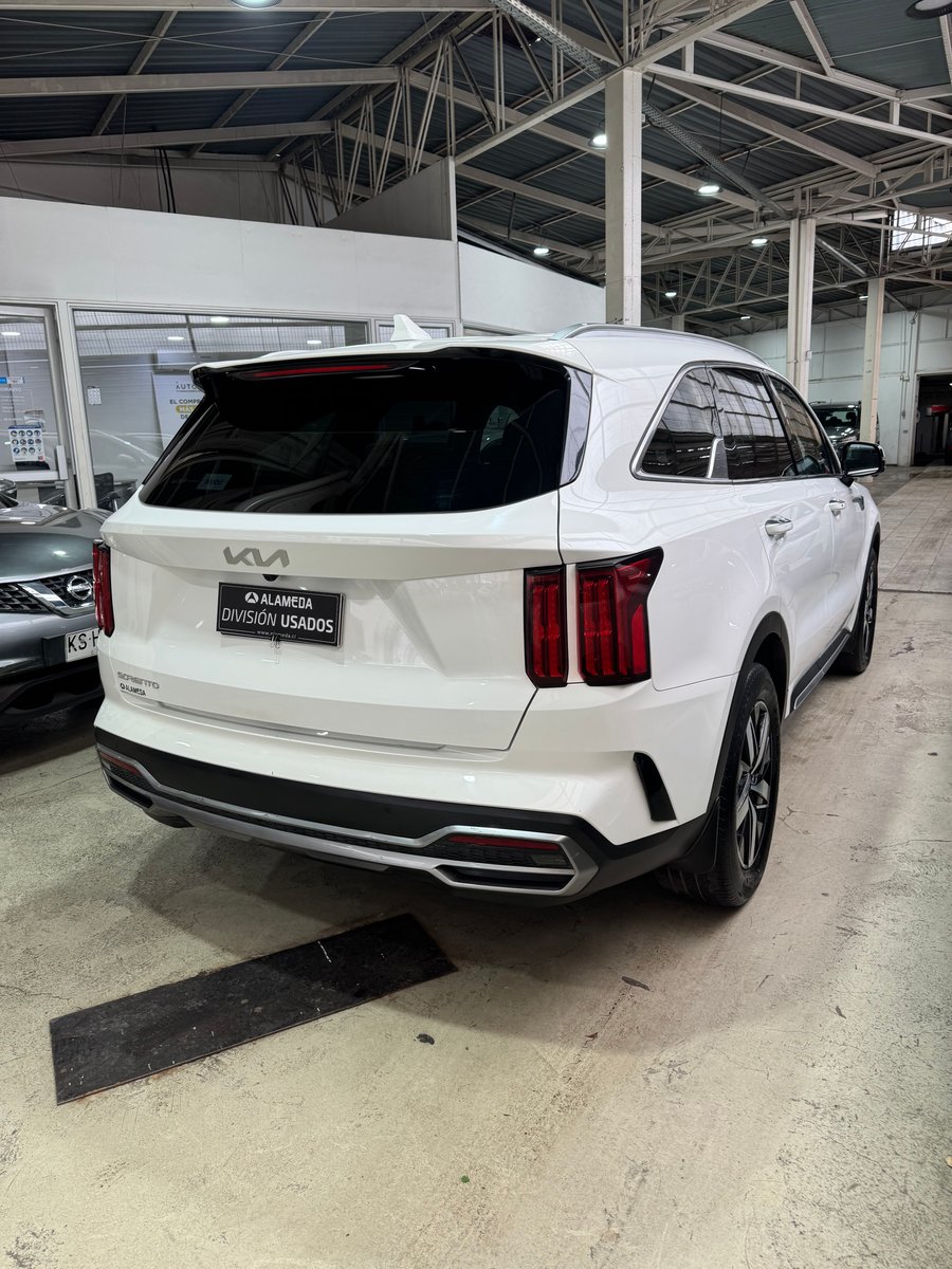 Kia SORENTO 2WD 2.5 AUT 2023 - Imagen 3 de 8