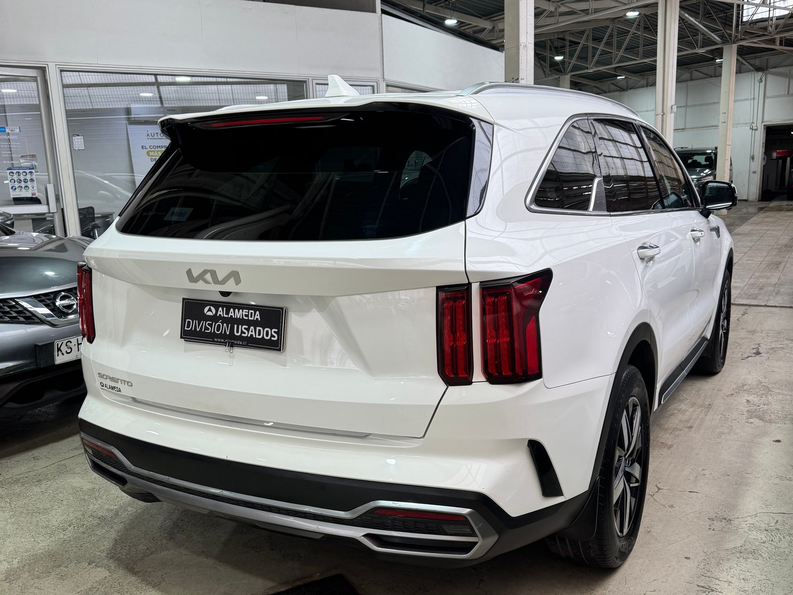 Kia SORENTO 2WD 2.5 AUT 2023 - Foto 3 de 8