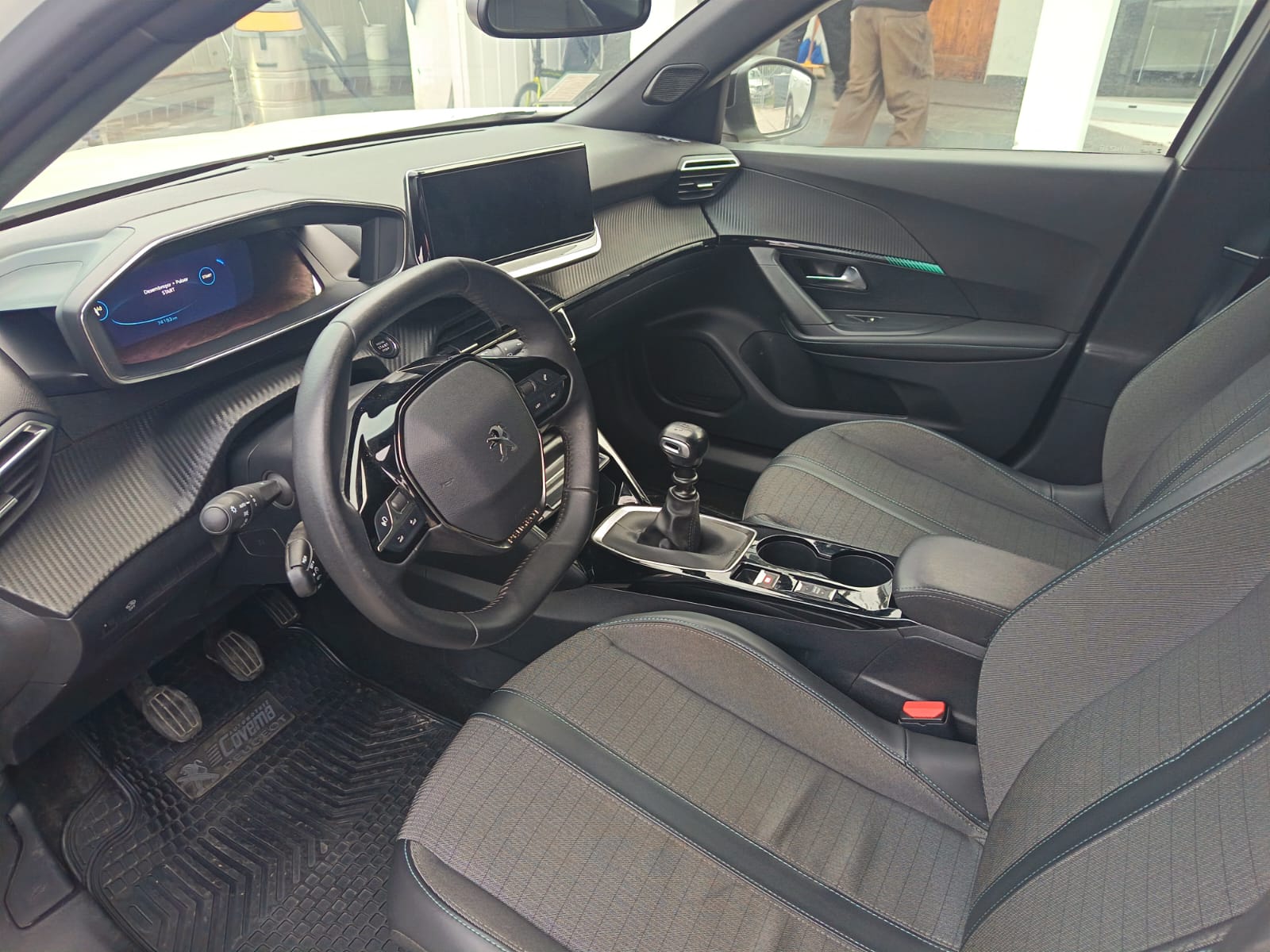 Peugeot 2008 PURETECH 130 1.2 2023 - Imagen 4 de 8