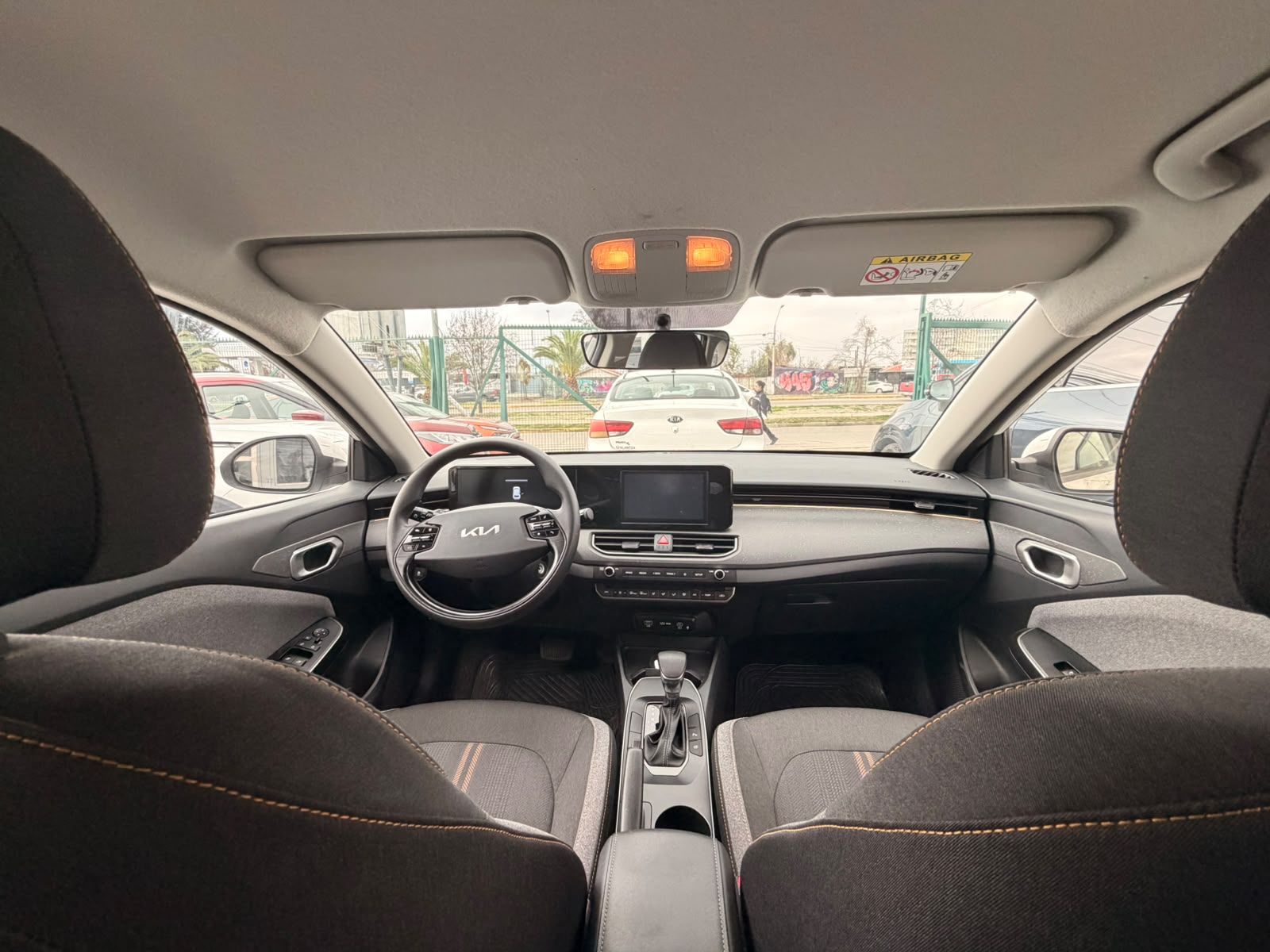 Kia K3 CROSS MPI 1.6 AUT 2024 - Foto 3 de 4