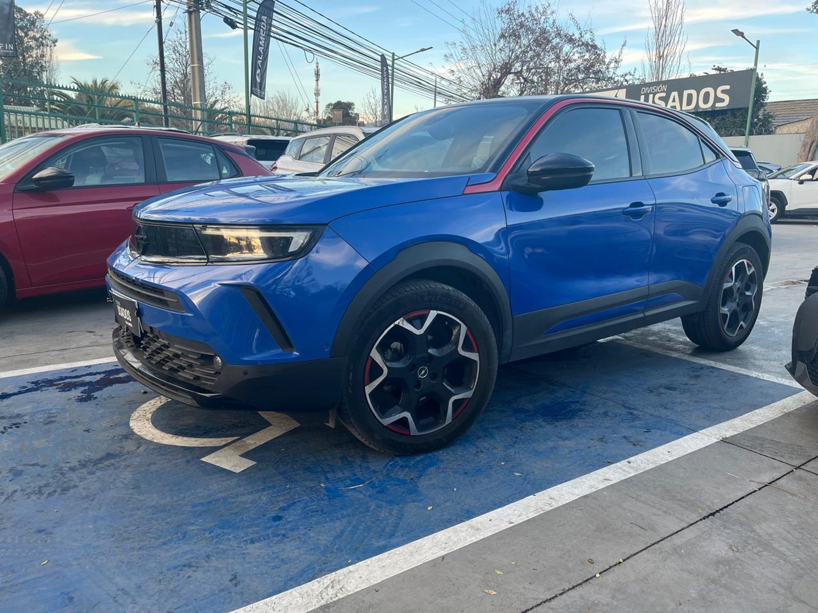 Opel MOKKA 1.2T AUT 2023 - Imagen 3 de 7