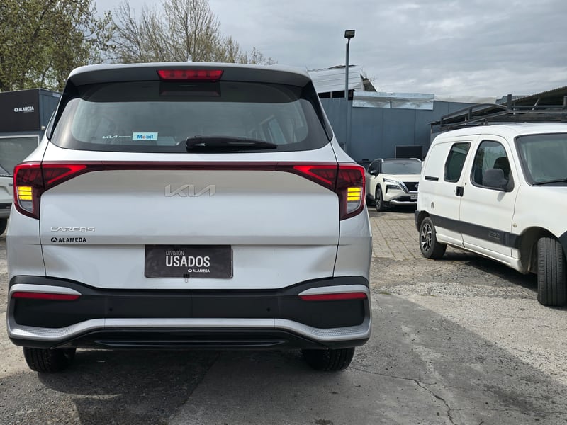 Kia CARENS EX 1.4 AUT 2024 - Imagen 3 de 8