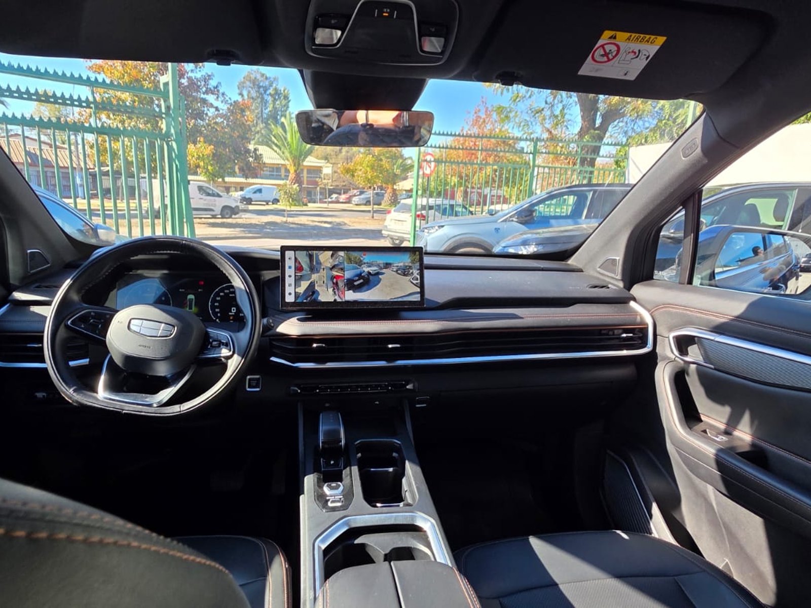 Geely OKAVANGO 2.0 AUT 2025 - Foto 4 de 7