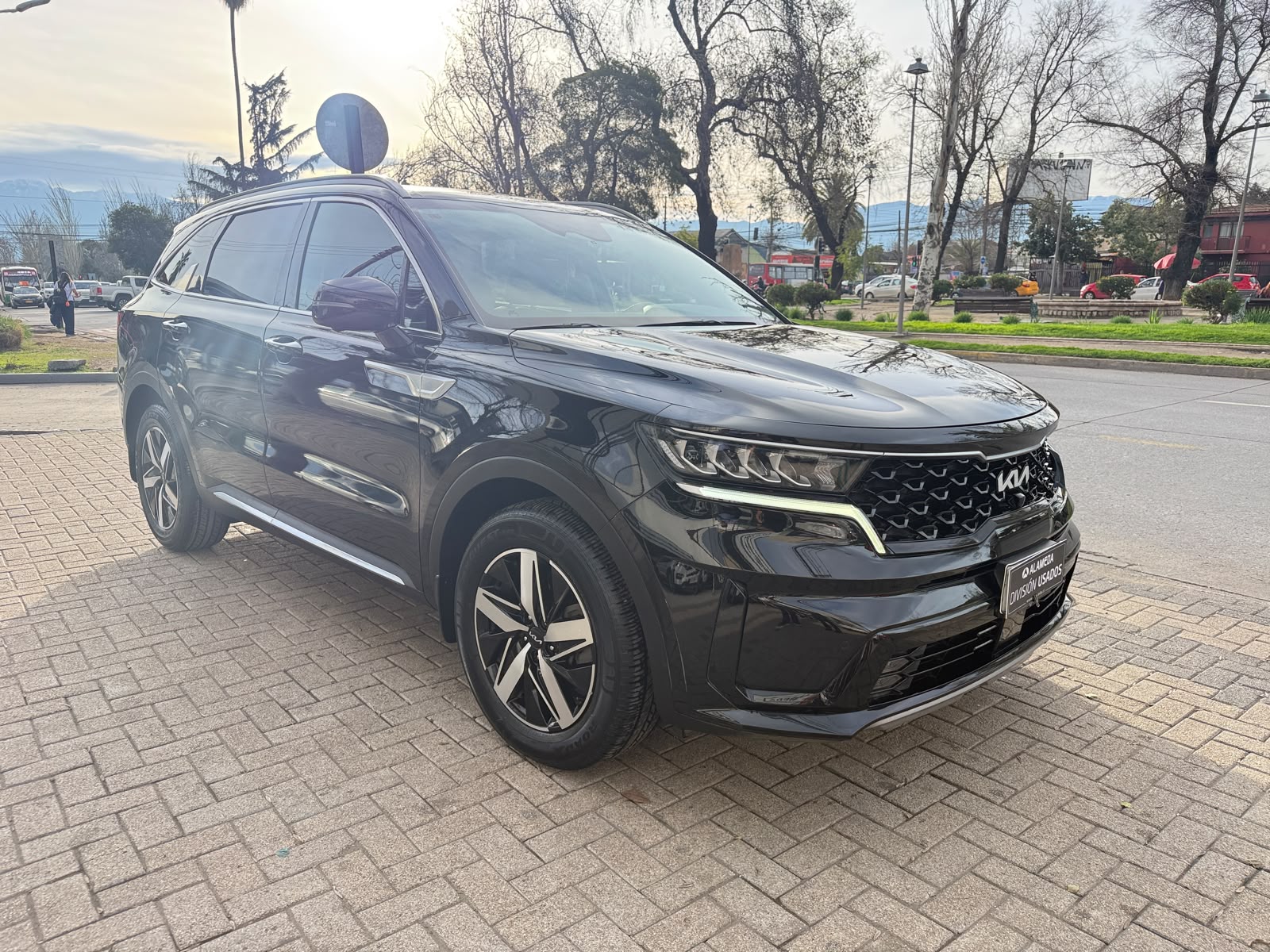 Kia SORENTO 4X4 2.5 AT 2024 - Foto 2 de 16