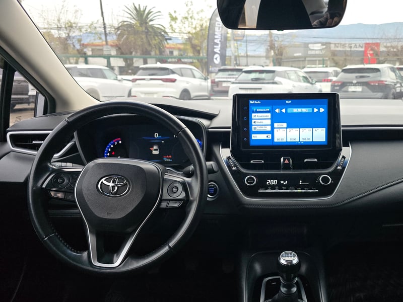 Toyota COROLLA XEI 2.0 2023 - Imagen 8 de 10