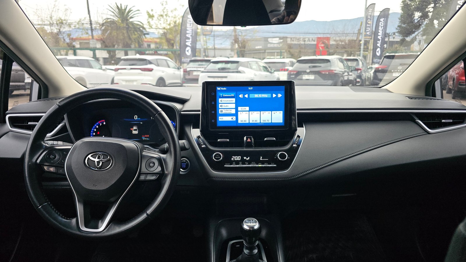 Toyota COROLLA XEI 2.0 2023 - Imagen 8 de 10