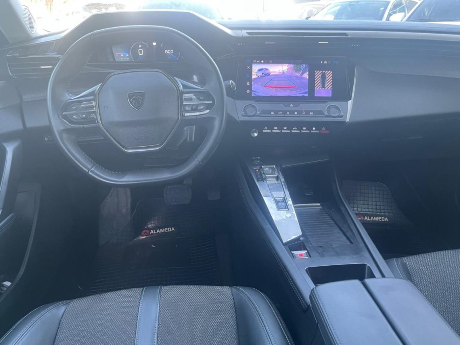 Peugeot 308 PURETECH 1.2 AUT 2023 - Foto 2 de 6