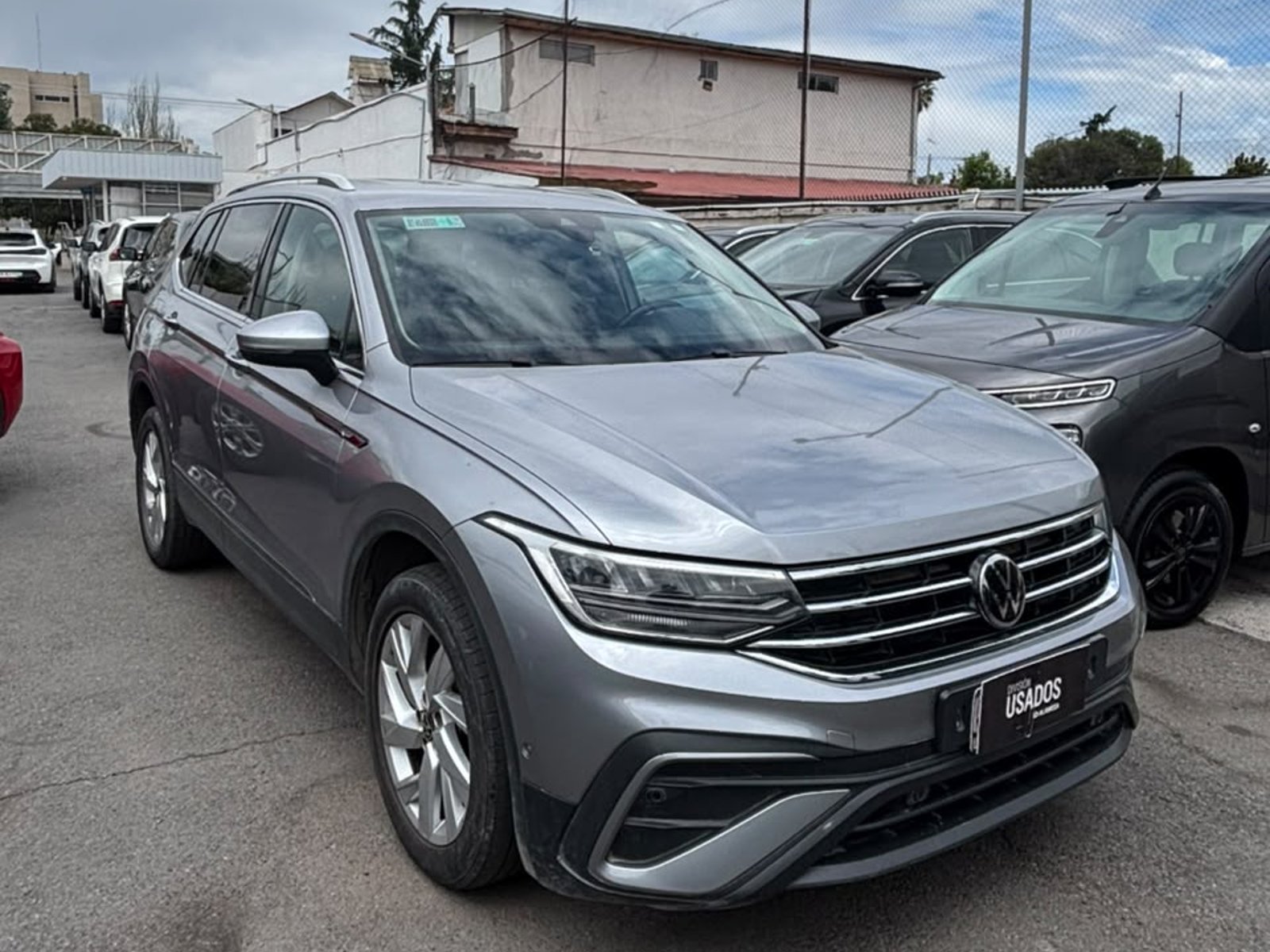 Volkswagen TIGUAN TSI 1.4 AUT 2023 - Foto 4 de 6