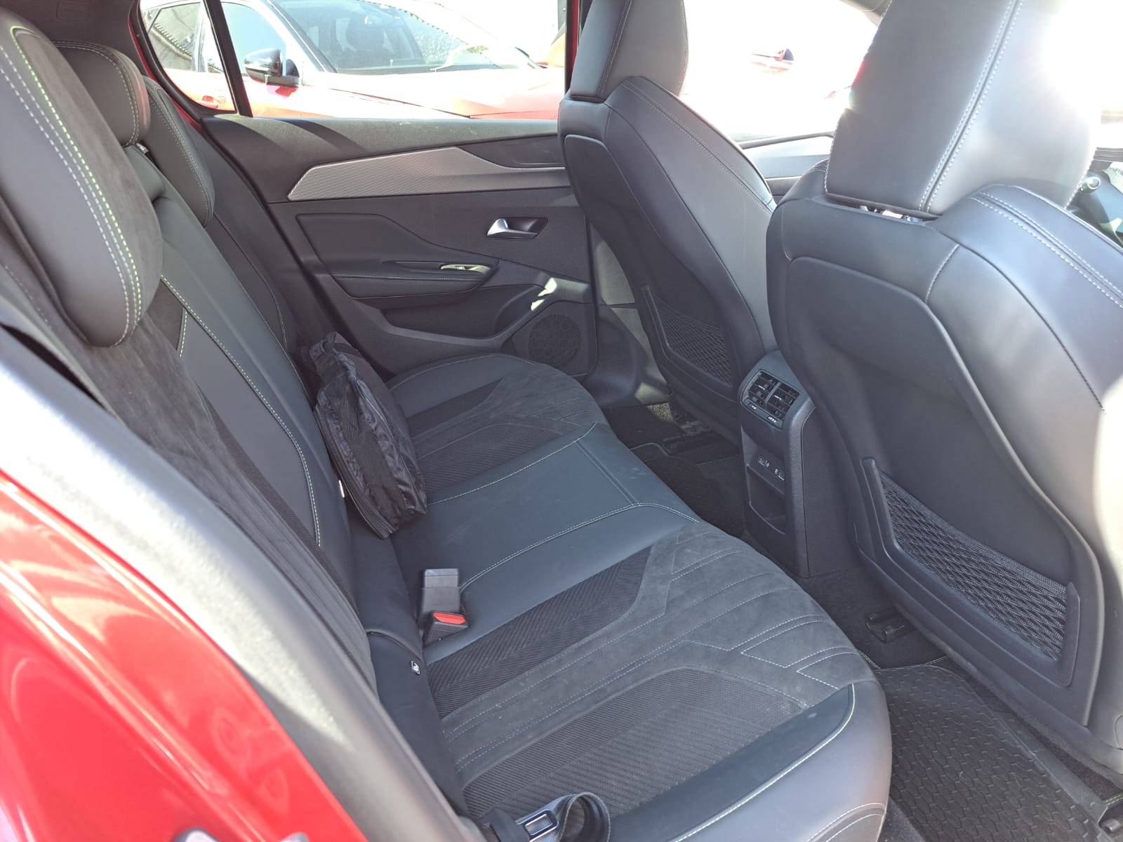 Peugeot 308 PURETECH 1.2 AUT 2023 - Imagen 6 de 10