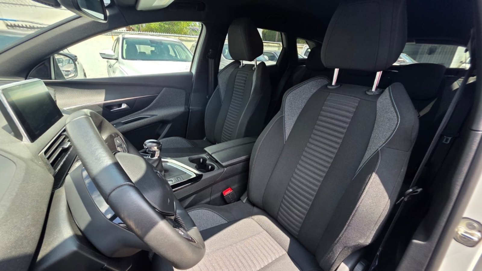 Peugeot 3008 PURETECH 1.2L 2023 - Imagen 3 de 8