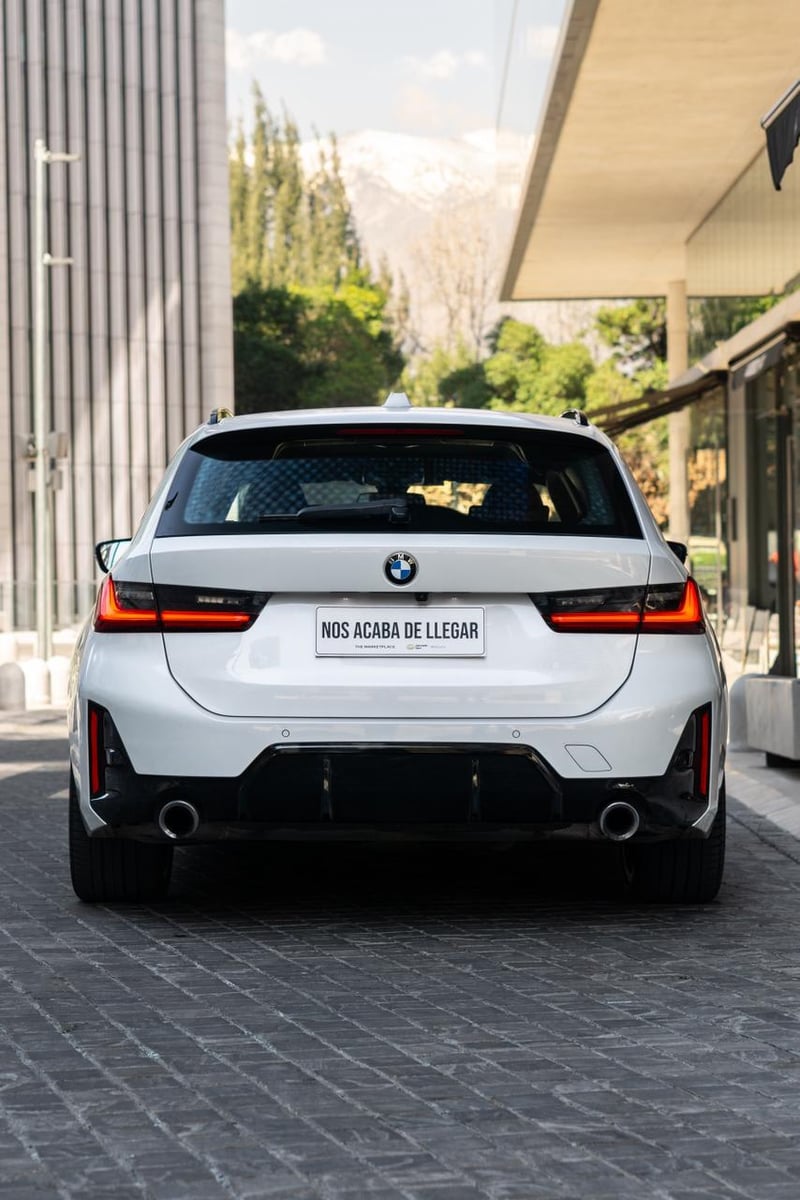 BMW 330I TOURING 2.0 AUT 2024 - Imagen 3 de 6
