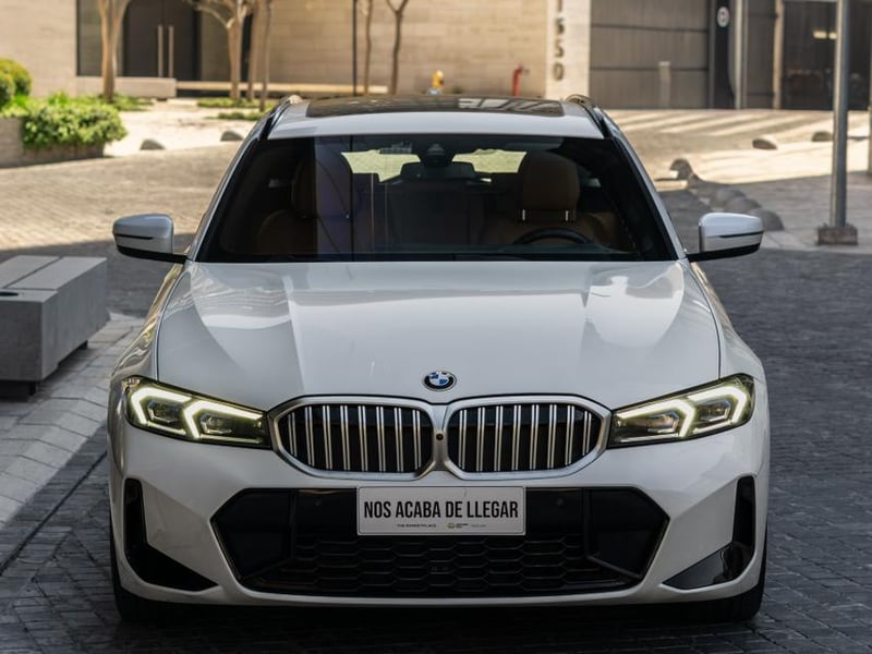 BMW 330I TOURING 2.0 AUT 2024