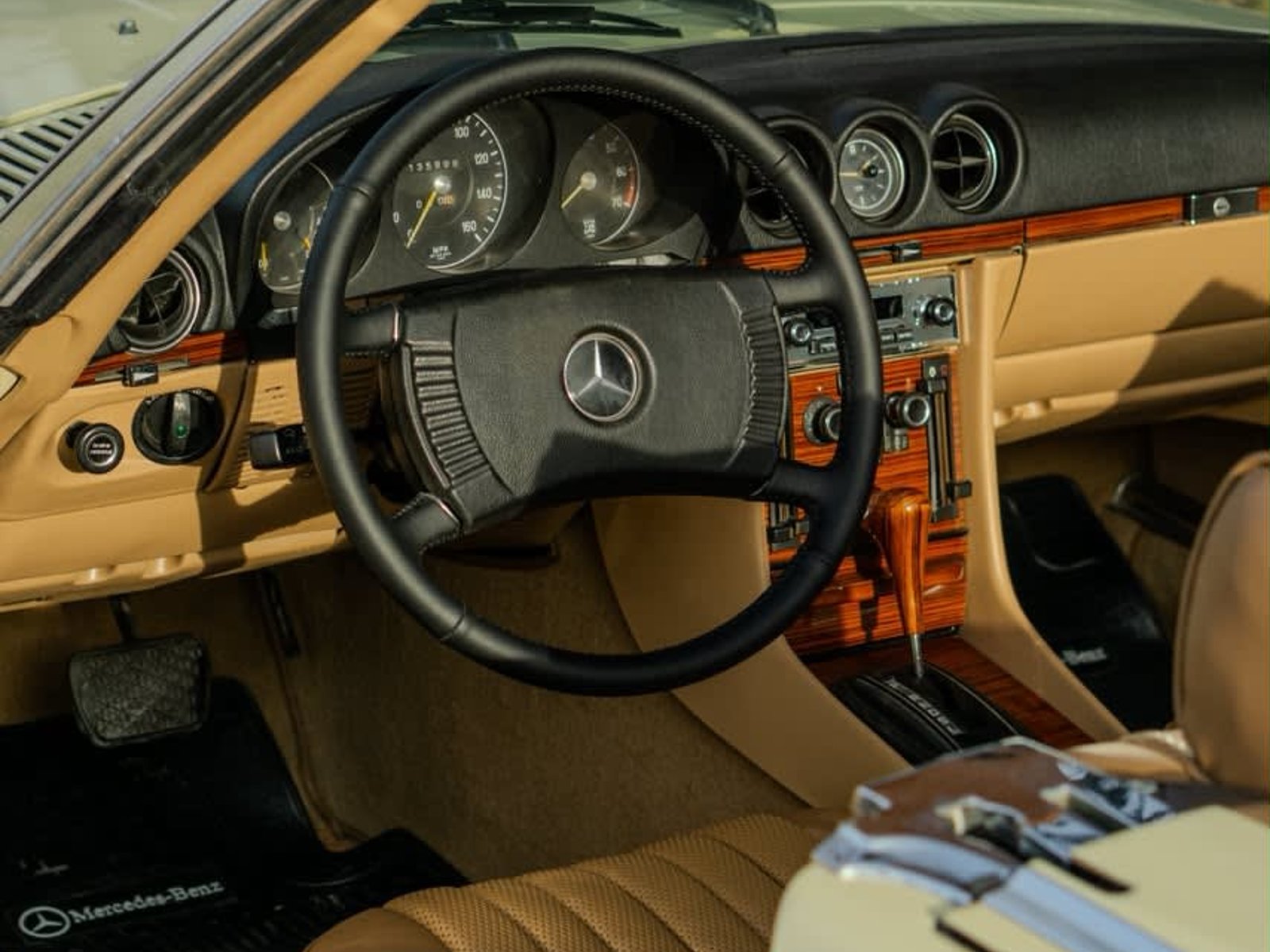 Mercedes-Benz SL 450 1973 - Foto 2 de 6