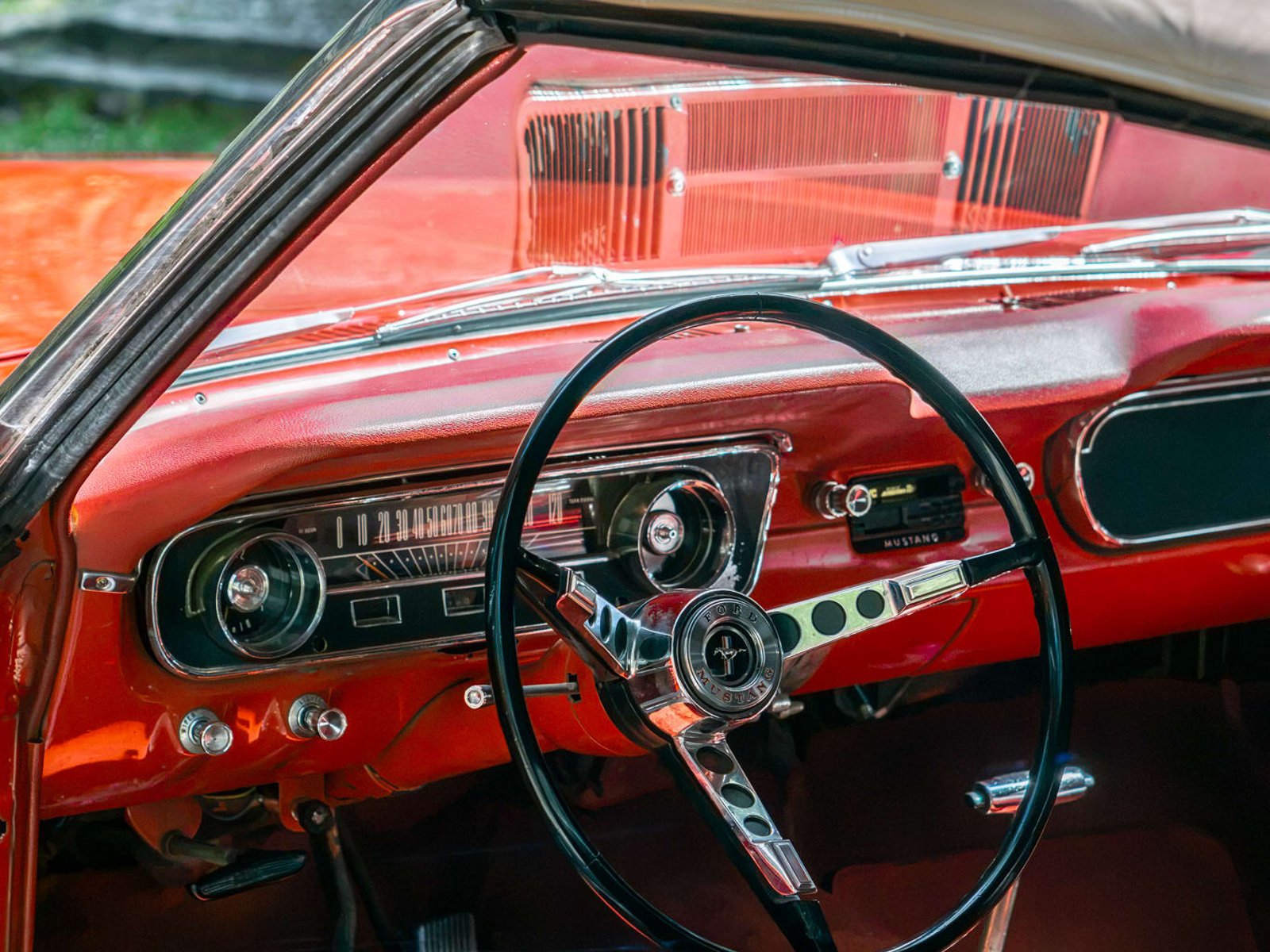 Ford Mustang 1965 - Foto 2 de 6