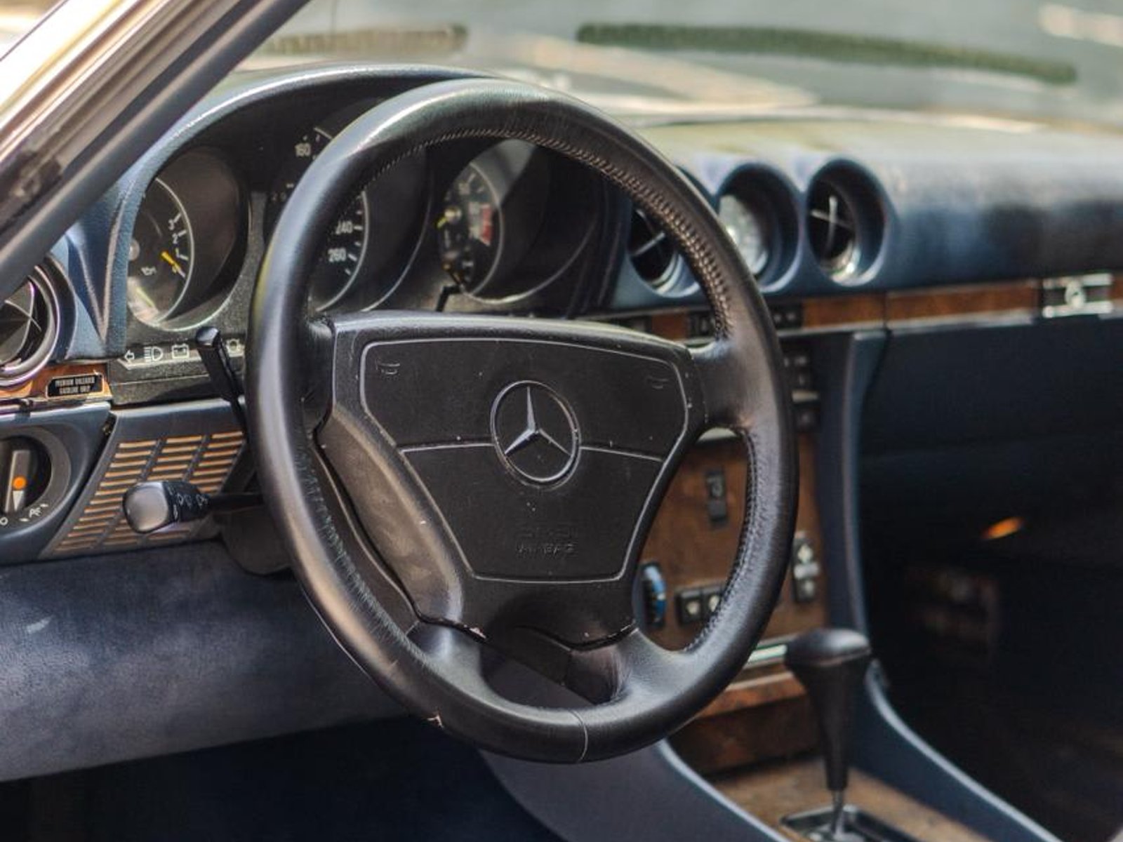 Mercedes-Benz 560SL 1988 - Foto 2 de 6